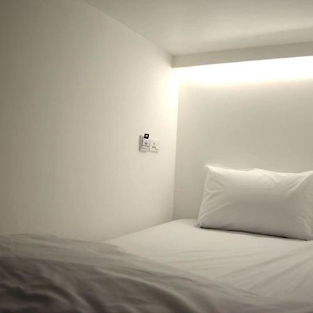 3 Howw Hostel At Sukhumvit 21 Bangkok Exterior photo