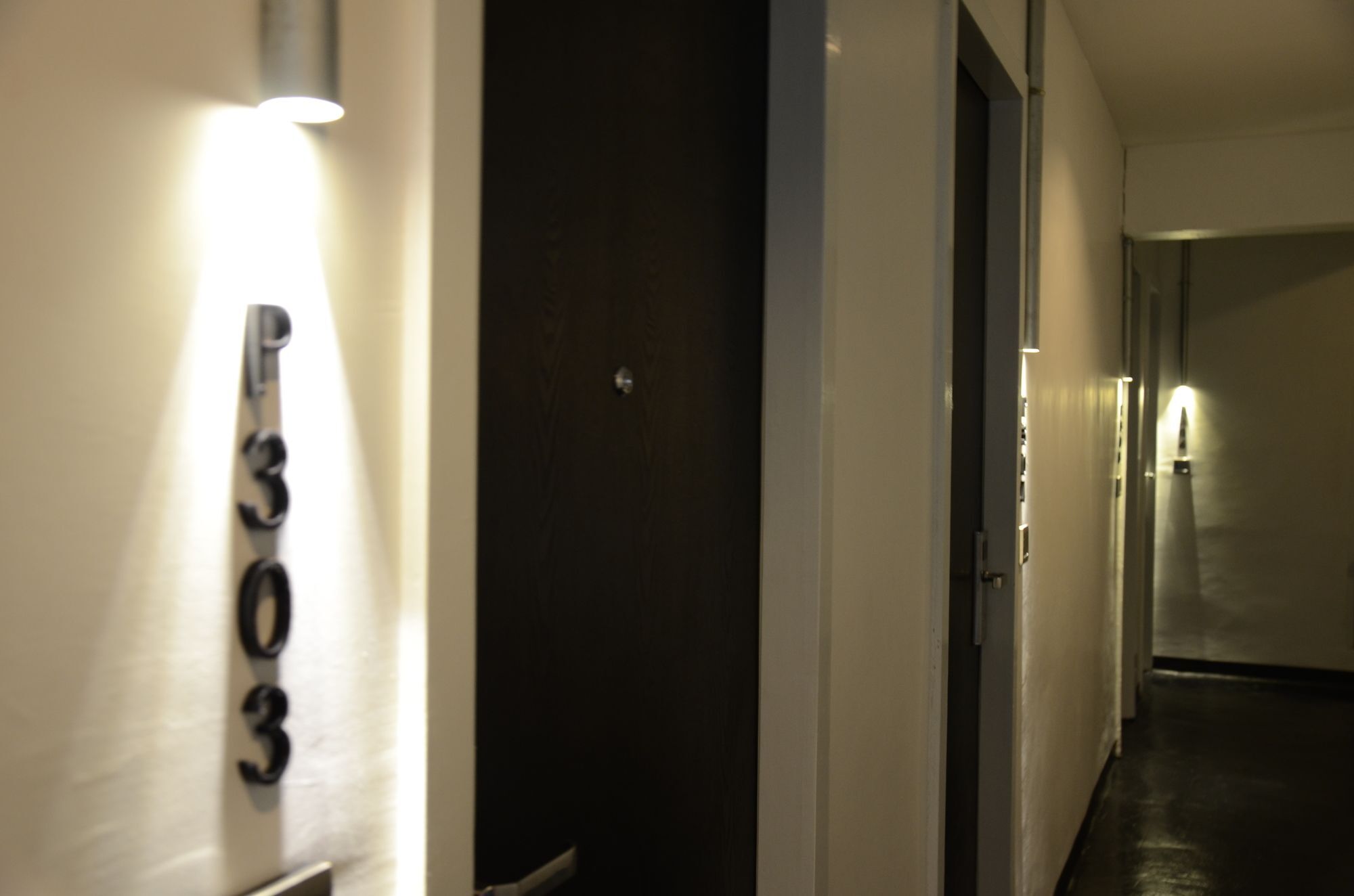 3 Howw Hostel At Sukhumvit 21 Bangkok Exterior photo