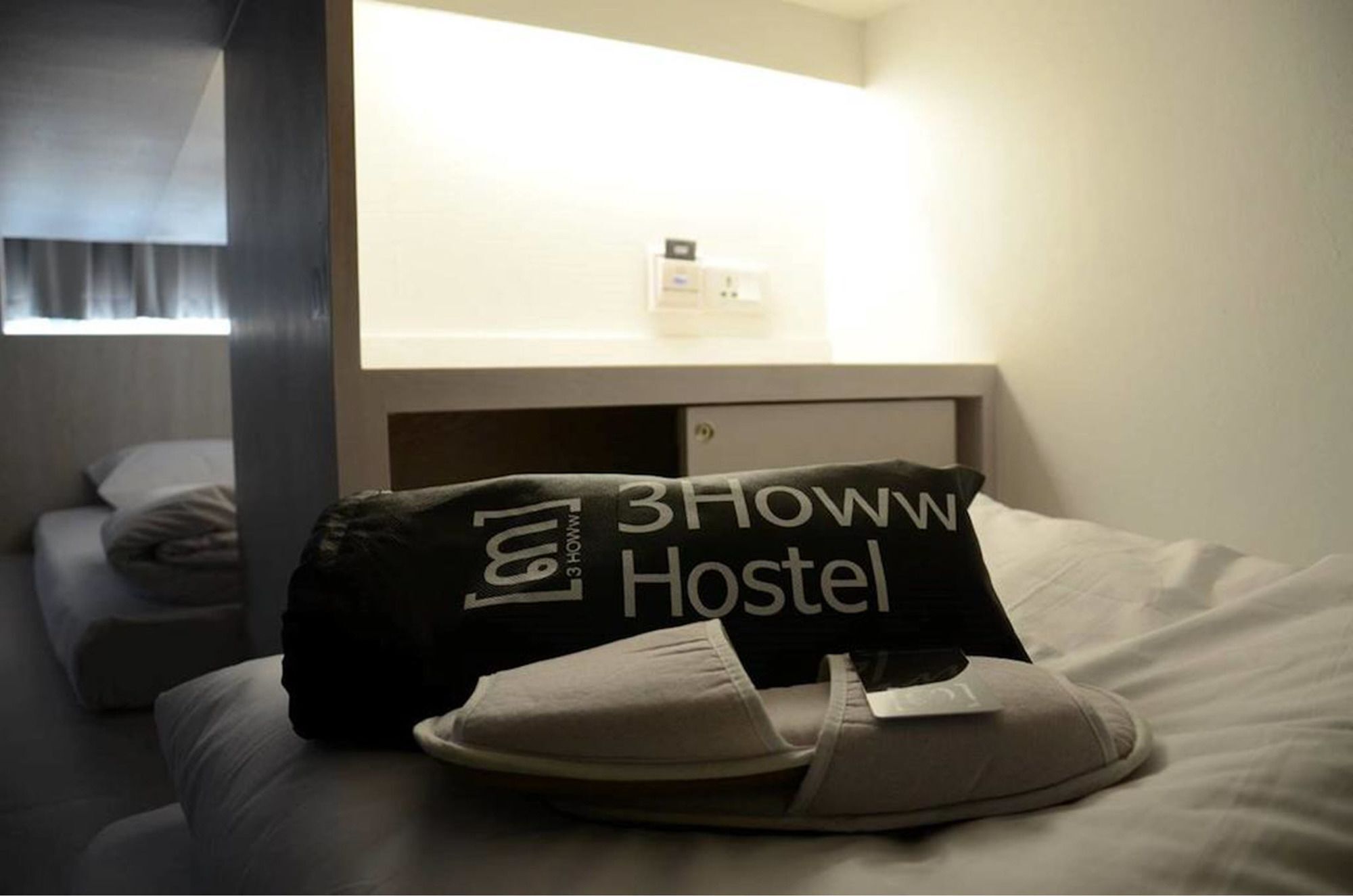 3 Howw Hostel At Sukhumvit 21 Bangkok Exterior photo
