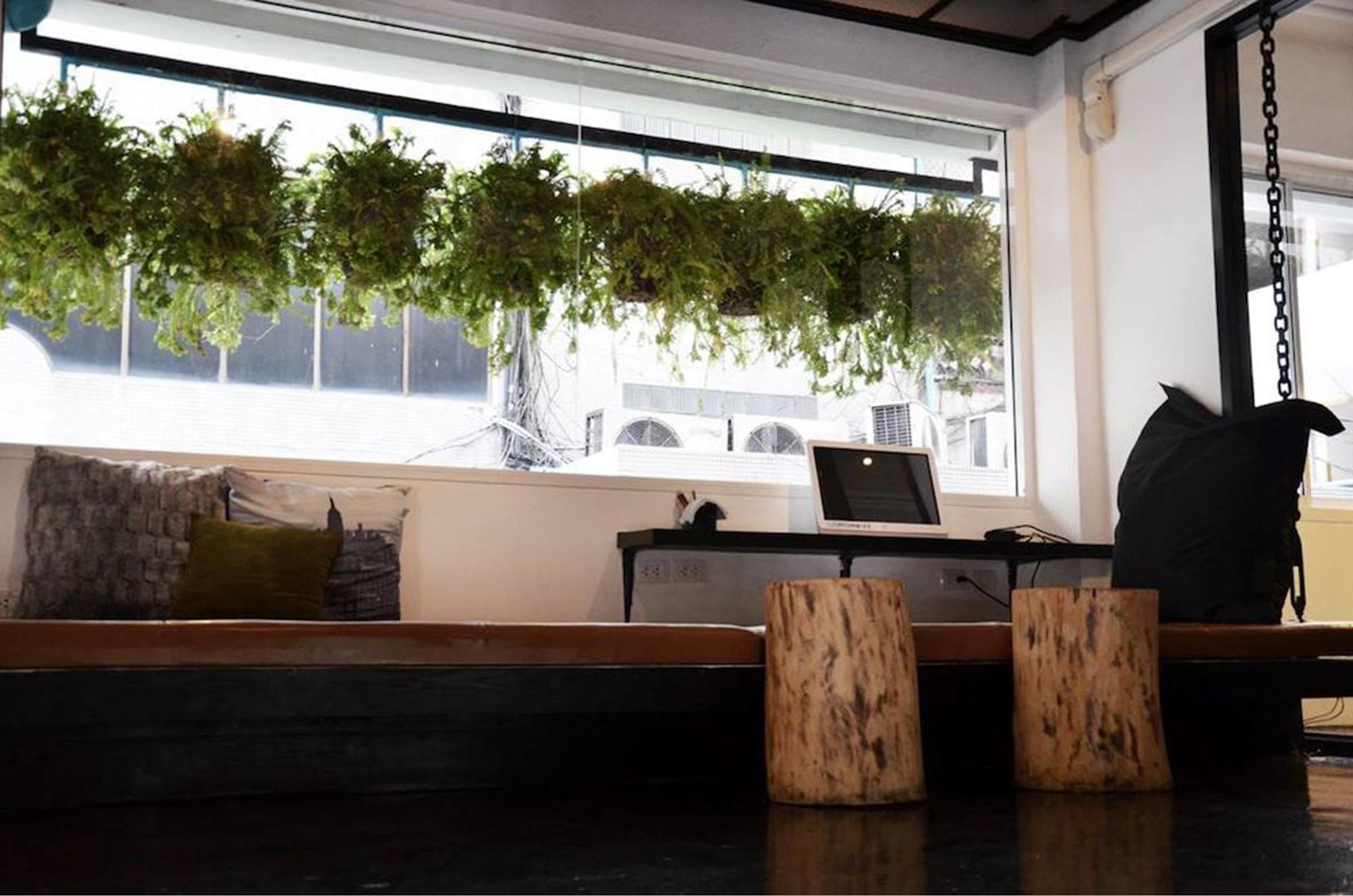 3 Howw Hostel At Sukhumvit 21 Bangkok Exterior photo