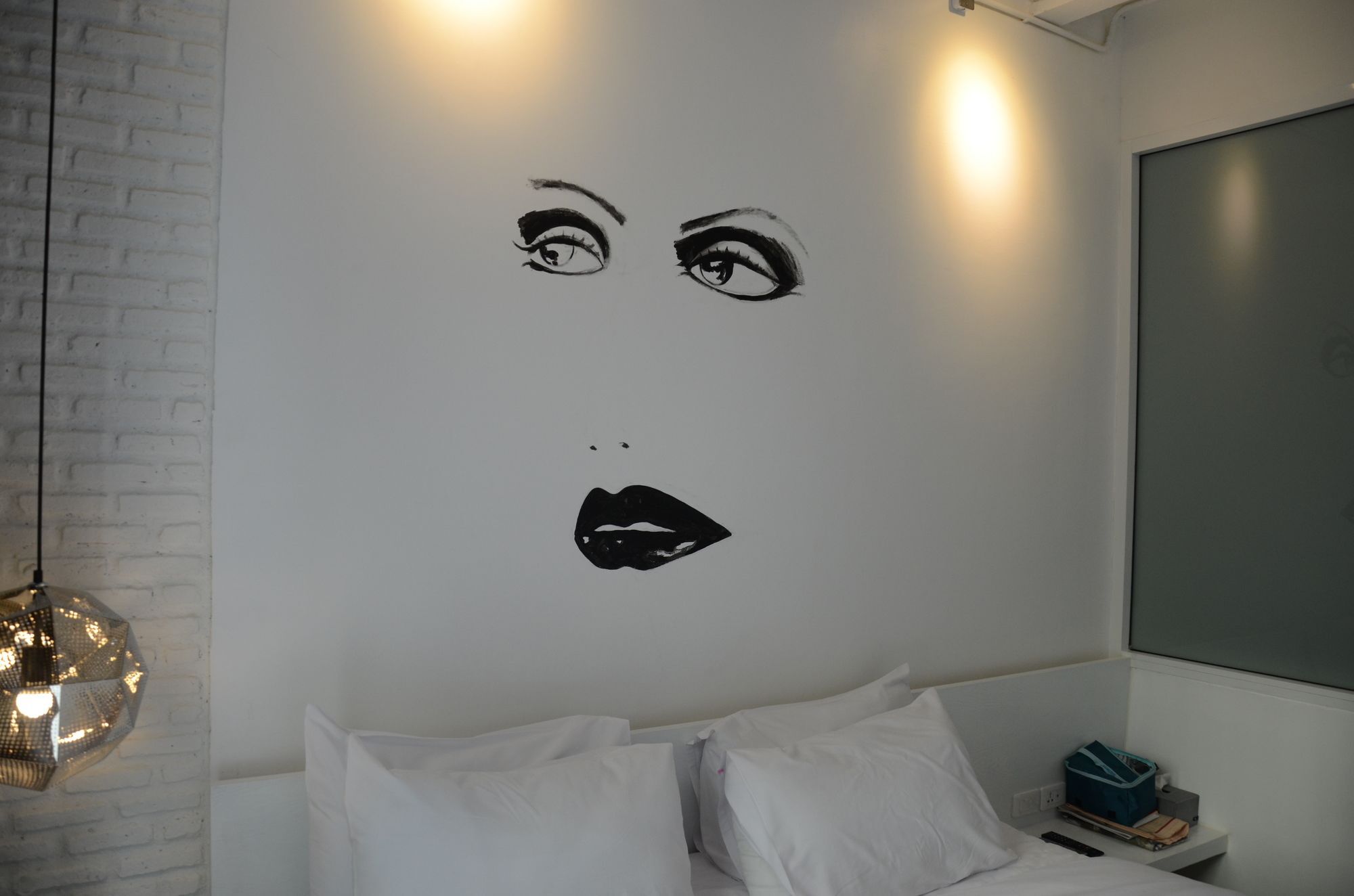 3 Howw Hostel At Sukhumvit 21 Bangkok Exterior photo
