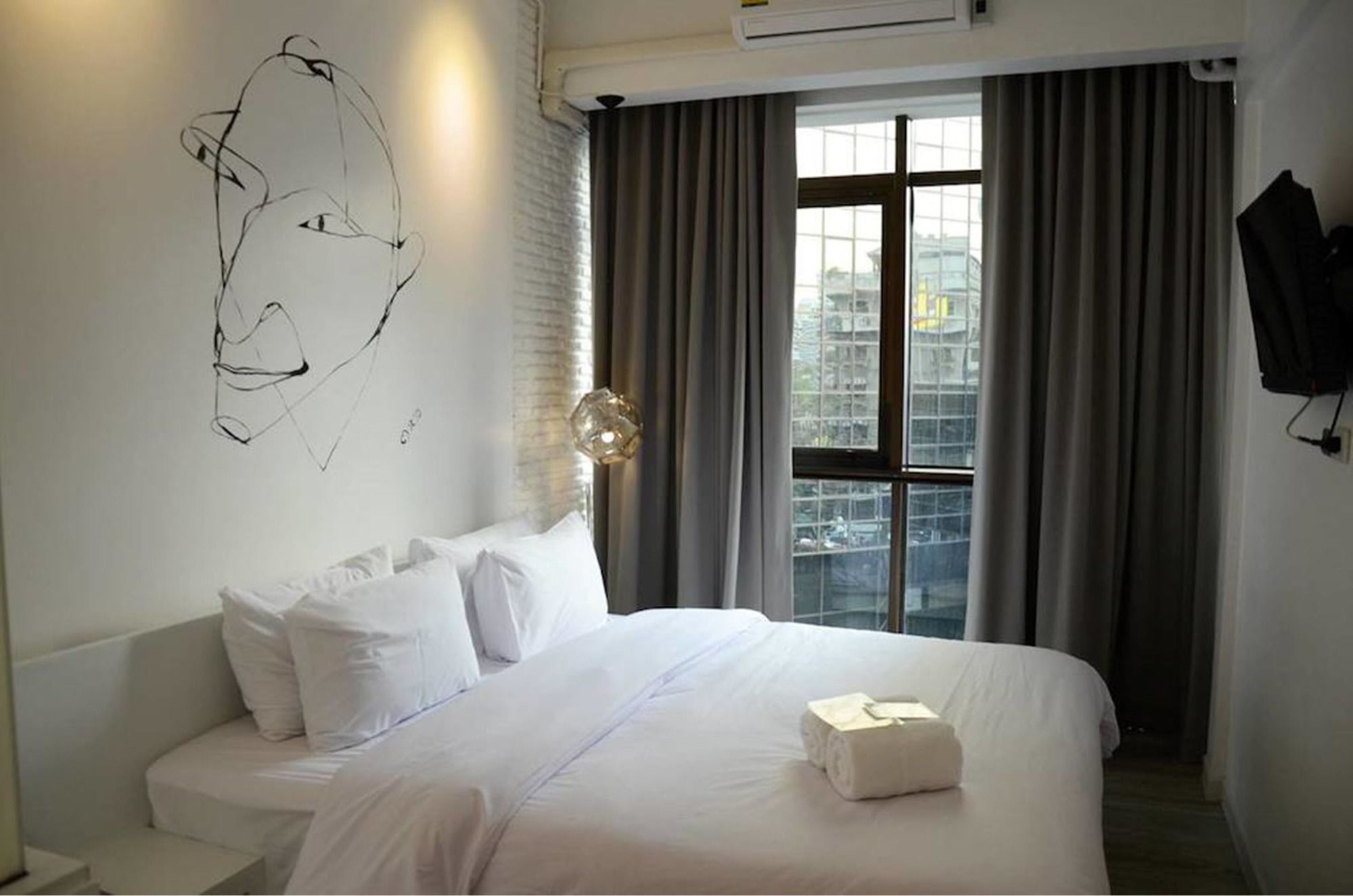 3 Howw Hostel At Sukhumvit 21 Bangkok Exterior photo